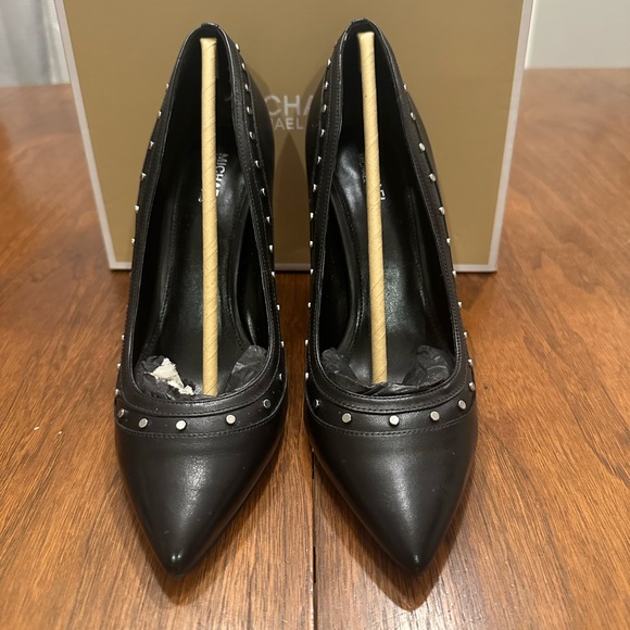Michael Kors Blaze Pump, Black Leather Studded Heels, New in Box, Size 7.5 - Picture 4 of 10